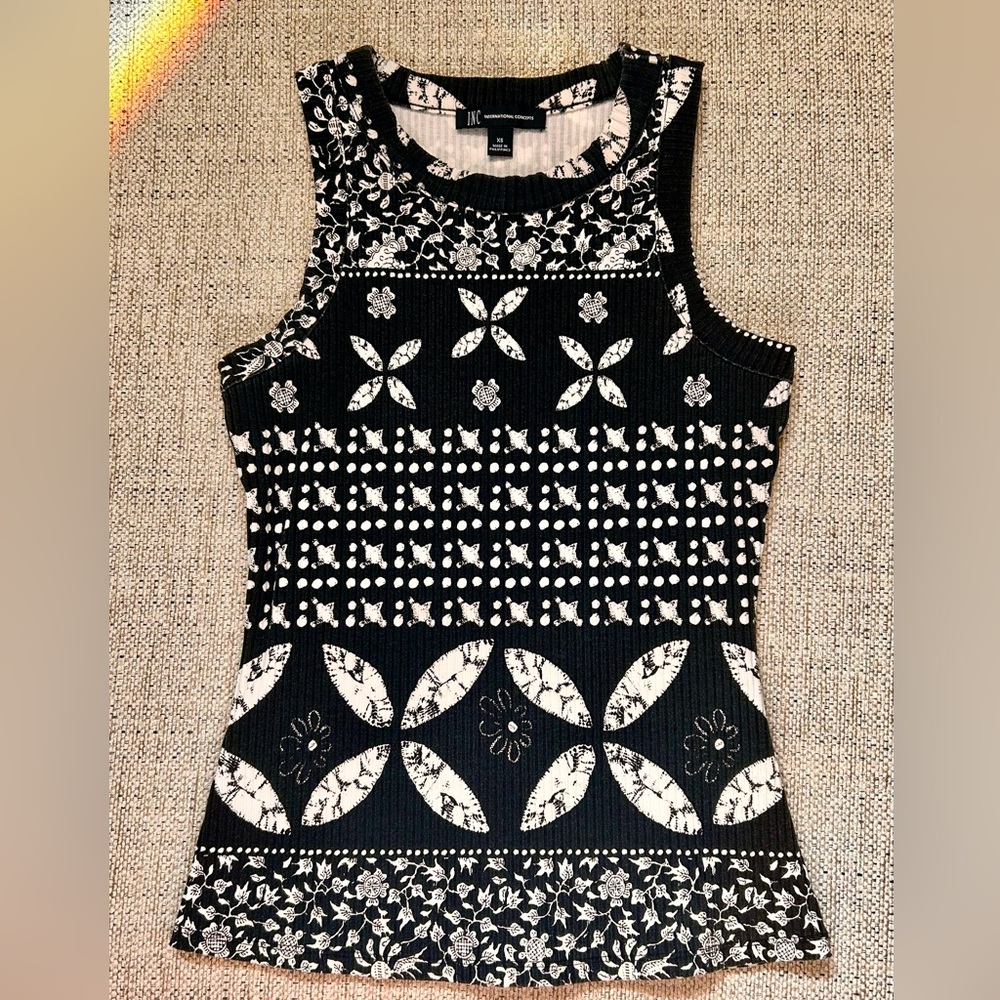 INC. International Concepts Black & White Sleeveless Top Size XS